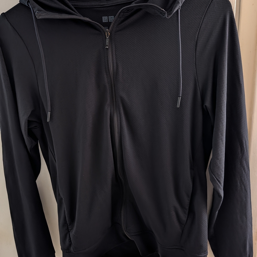 UNIQLO AIRism Black Hoodie Jacket